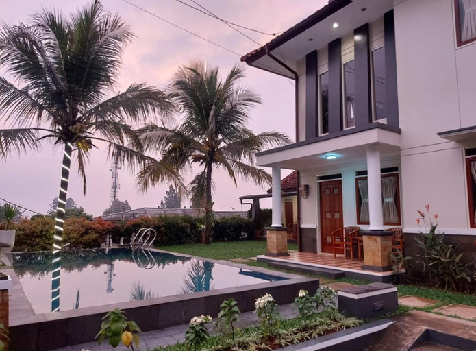 Exterior & Views, Villa Gilang Megamendung Puncak, Bogor