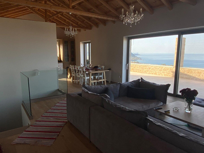 Others 3, Stone made Villa with Private Pool & Amazing View, Peloponnese