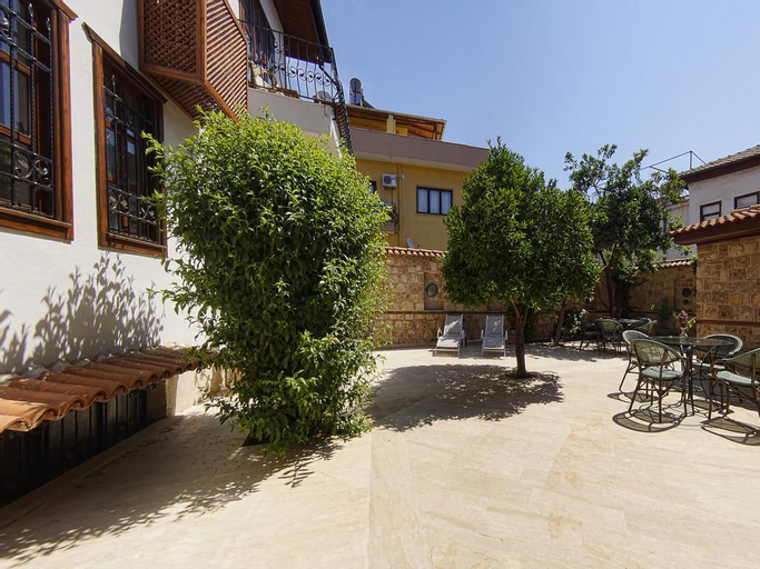 Minyon Hotel, Merkez
