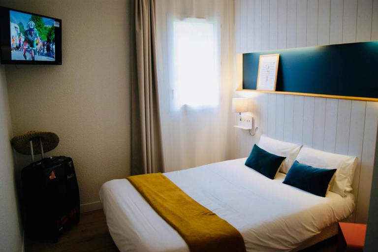 Bedroom 3, Logis Hotel l'Air Marin, Charente-Maritime