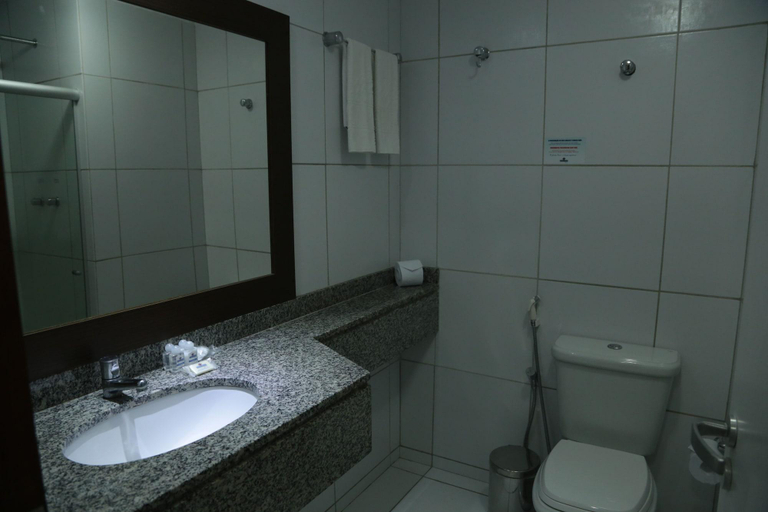Bathroom 4, Hotel Maysa, Caruaru