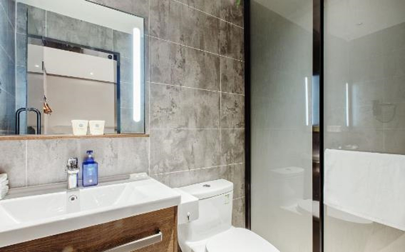 Bathroom 4, Hanting Hotel (Shanghai South Pudong Rd,Lujiazui), Shanghai