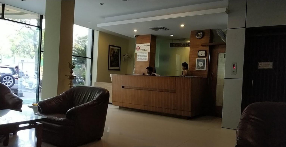 Public Area, Hotel Pearl, Kolhapur