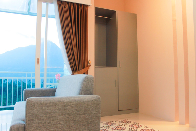 Living Area 13