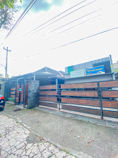 Exterior & Views 2, Kost Exclusive Omah Sinten Palagan, Sleman