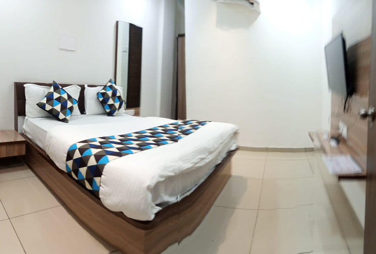 Others 3, Hotel Mansarovar, Vadodara