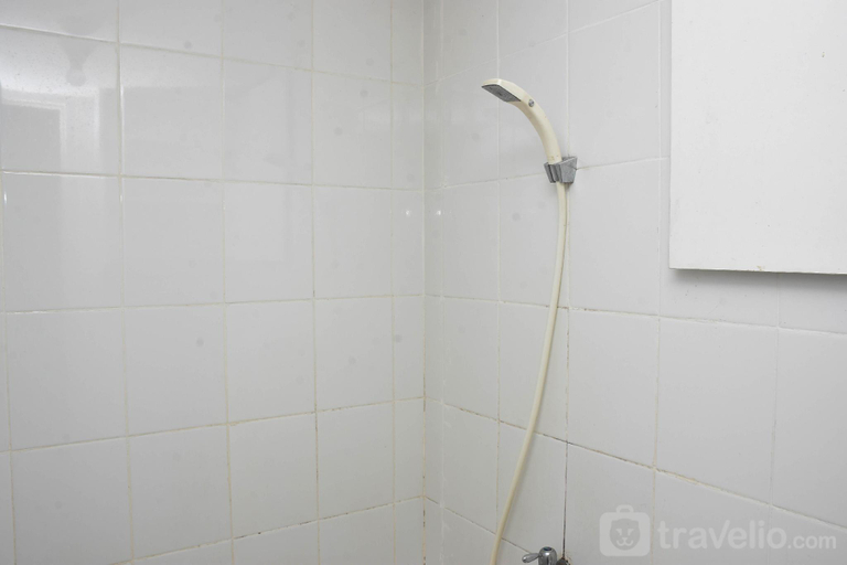 Bathroom 2, Comfortable 2BR Apartment Bassura City By Travelio, Jakarta Timur