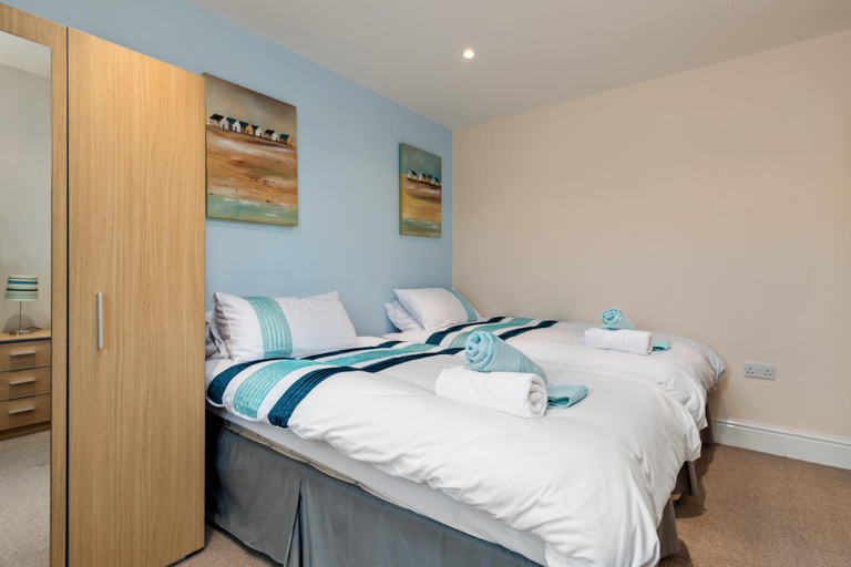 Others 2, Park Place Court - Close to Beach with Parking, Pembrokeshire