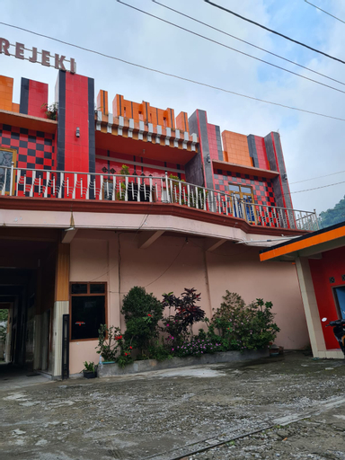 Exterior & Views 2, Hotel Rejeki Magetan, Magetan