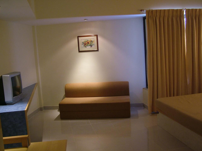 Others 5, Hotel City Park, Solapur