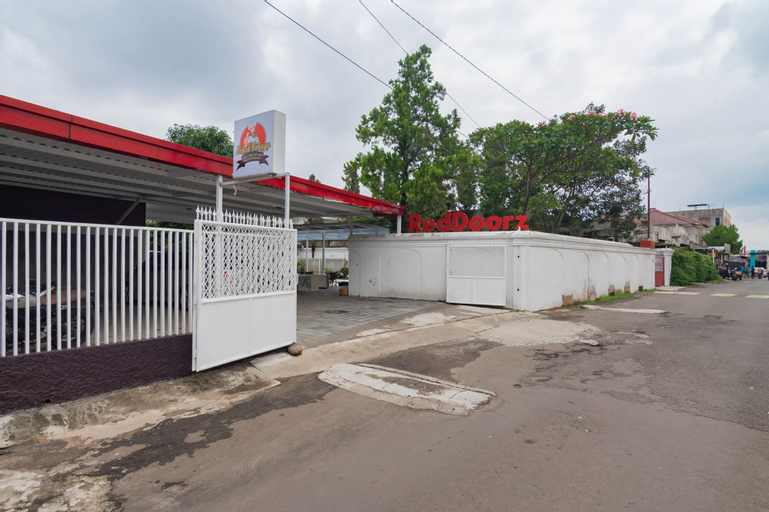 Exterior & Views 2, RedDoorz Plus @ Pakuan Residence Tajur, Bogor
