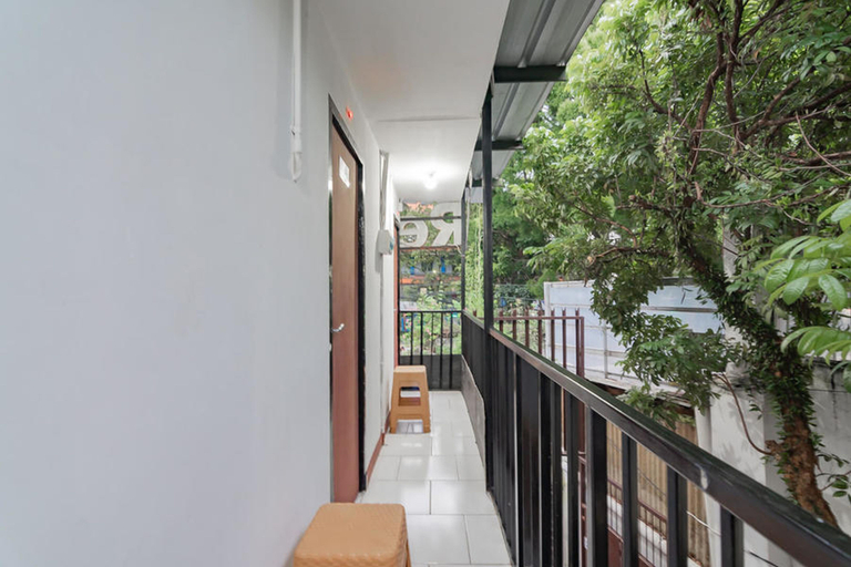 Others 5, RedDoorz near Riau Junction Mall 2, Bandung