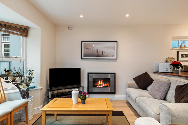 Others 5, Park Place Court - Close to Beach with Parking, Pembrokeshire