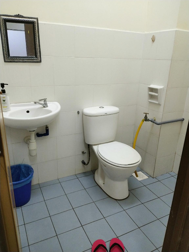 Bathroom 3, COZY Homestay  3BR KTCC Pantai Batu Burok HSNZ, Kuala Terengganu