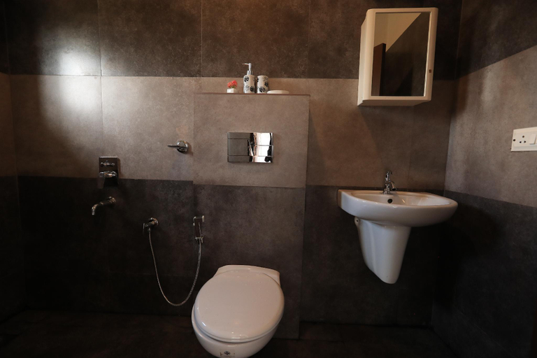 Bathroom 3, Vagamon Hill Chimes, Idukki