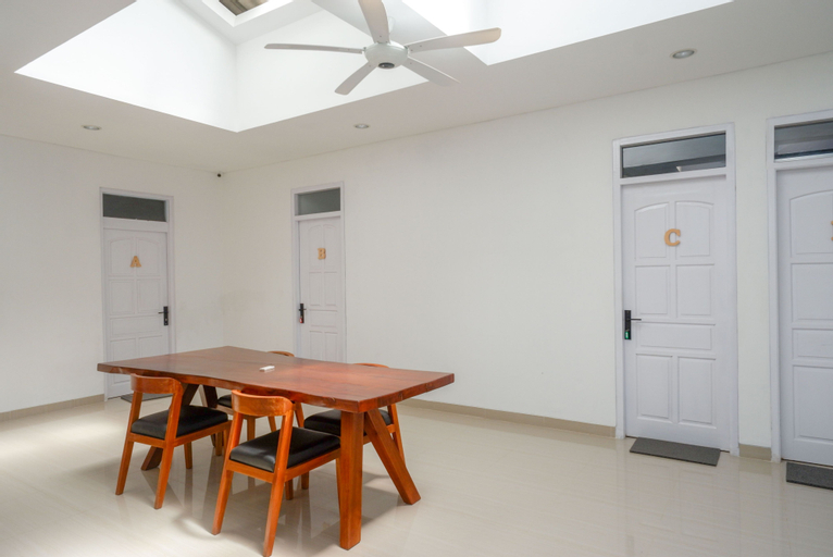 RedDoorz near Bukitsari Semarang, Semarang