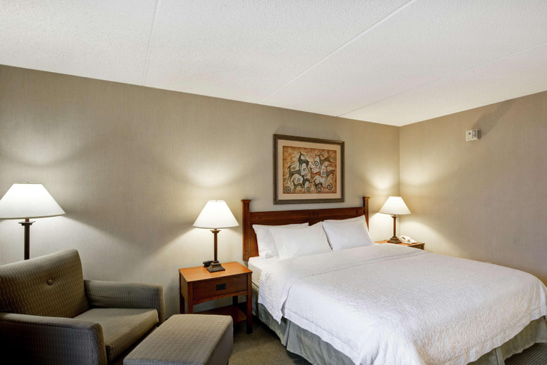 Bedroom 3, Hampton Inn Bloomsburg, Columbia