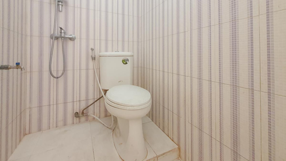 Bathroom 4, RedDoorz @ Pujon Malang, Malang