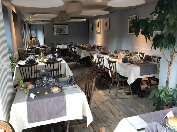 Food & Drinks 5, Logis Hotel de la Poste St Sauves, Puy-de-Dôme