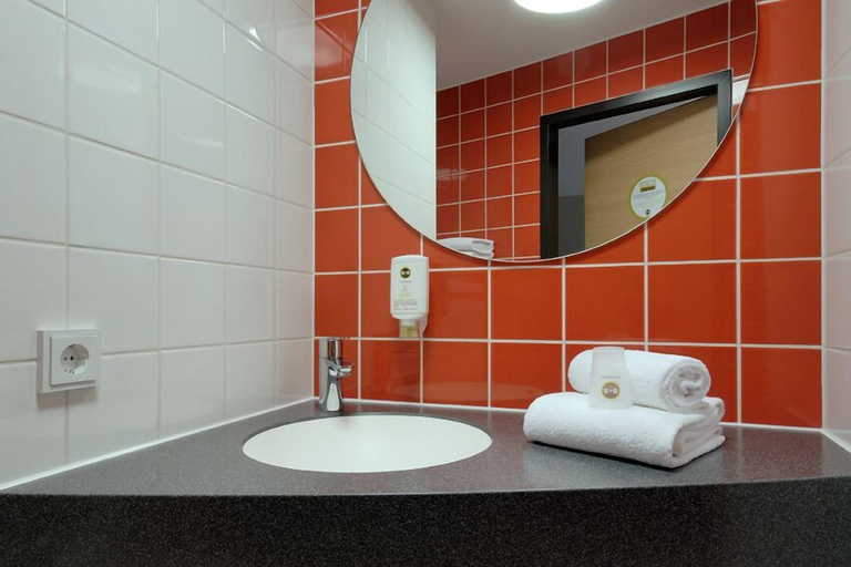 Bathroom 4, B&B Hotel München City-West, München