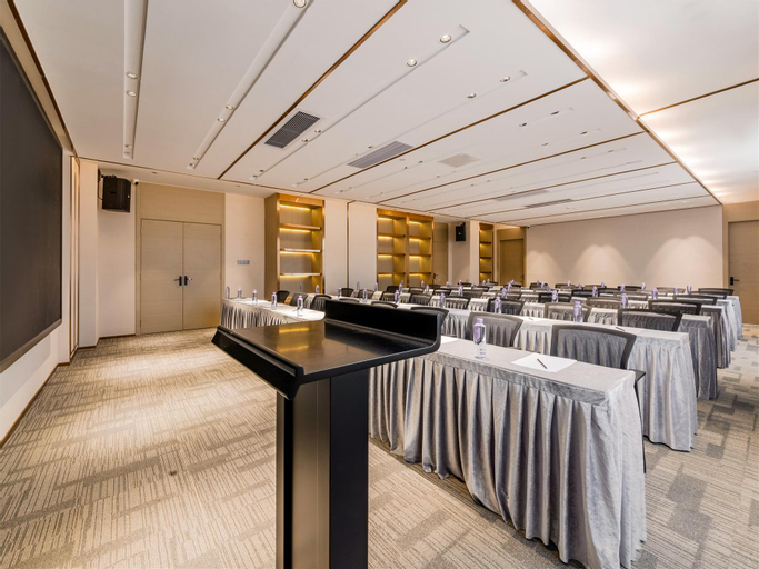 Business Facilities 17