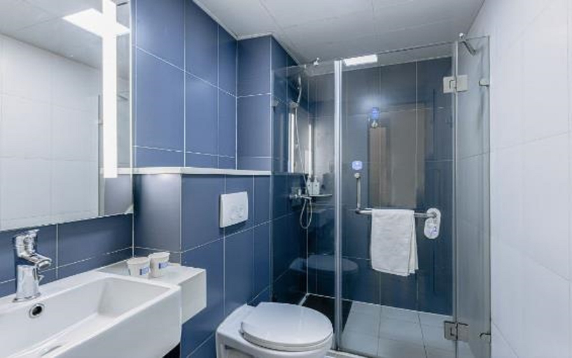 Bathroom 4, Hanting Hotel Shanghai Xujiahui Center, Shanghai