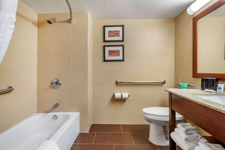 Bathroom 4, Red Roof Inn Fairfield, Essex