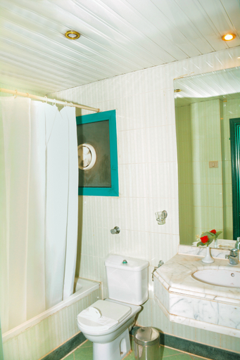 Bathroom 5, Gawharet Al-Ahram Hotel, Al-Ahram