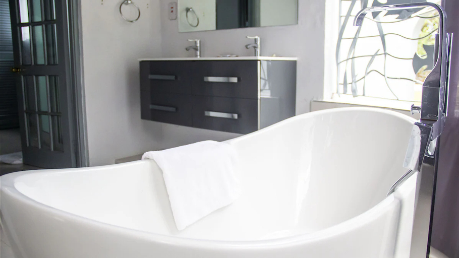 Bathroom 3, The High Life Villa