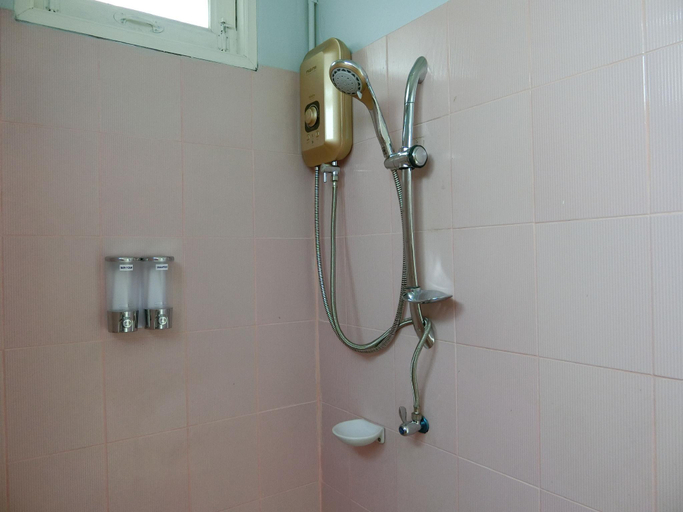 Bathroom 3, Patone Hostel, Phra Nakhon Si Ayutthaya