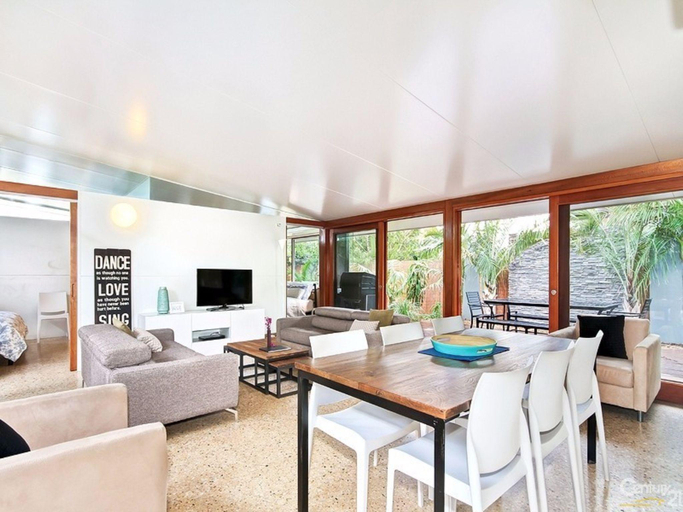 1, Perla del Mare, Adelaide