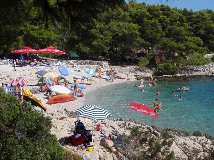 Others 5, sea view apt w/ swimming pool and jacuzzi a9, Trogir