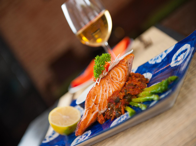 Food & Drinks