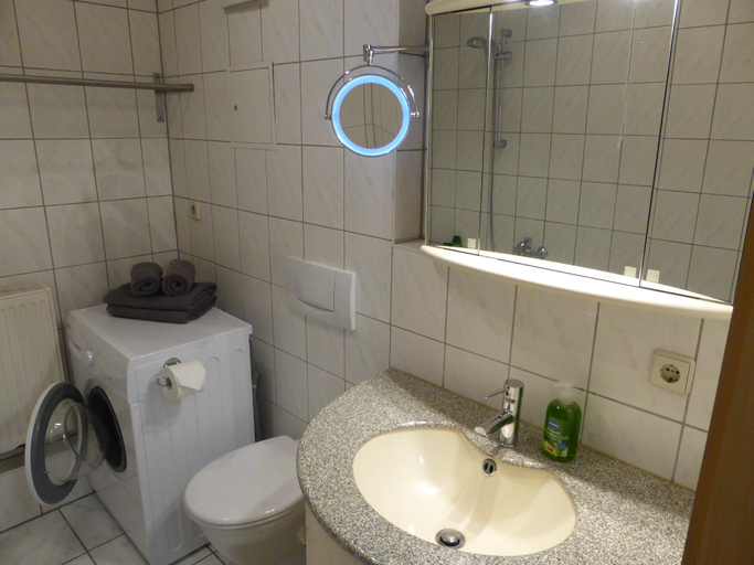 Bathroom 3, Apartment Schiller, 2 Schlafzimmer, free Wifi, Jena