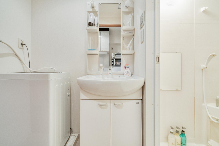 Bathroom 2, I Cube kozu AFP Apartment3, Osaka