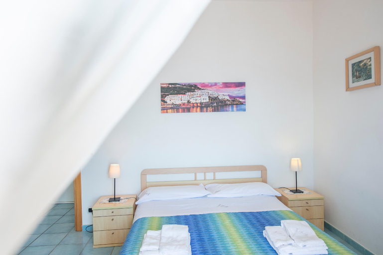 Bedroom 2, Amalfi Coast Apartment L'incanto, Salerno