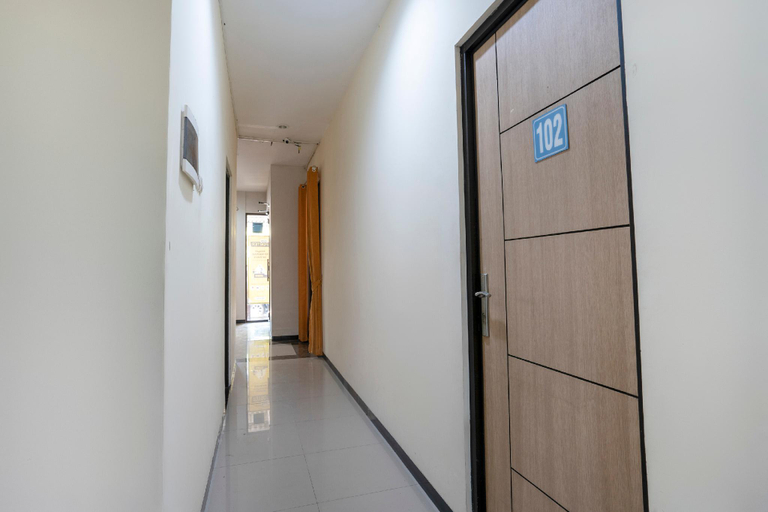 Public Area 2, OYO 3800 Kalidami Residence Syariah, Surabaya