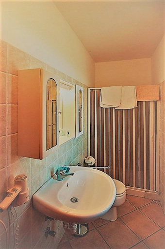 Bathroom, Apartment in the Langhe unesco 2014 World Heritage Site, Cuneo