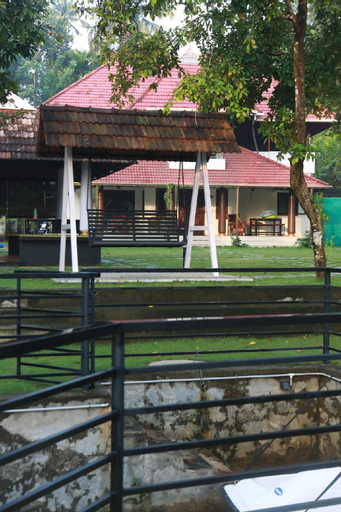 Moonlight - Riverfront Premium Villa with Pool, Thrissur