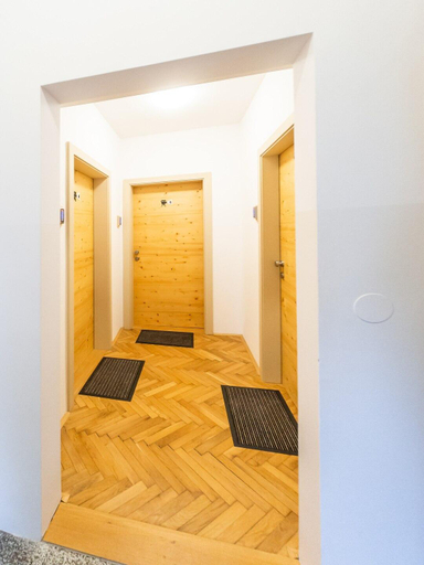 Bedroom 3, Apartments Kamr'ca - room 4 with private bathroom, Ljubljana