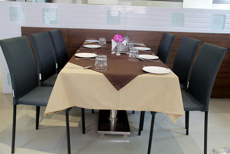 Food & Drinks 4, Hotel Saiprasad Executive, Solapur, Solapur