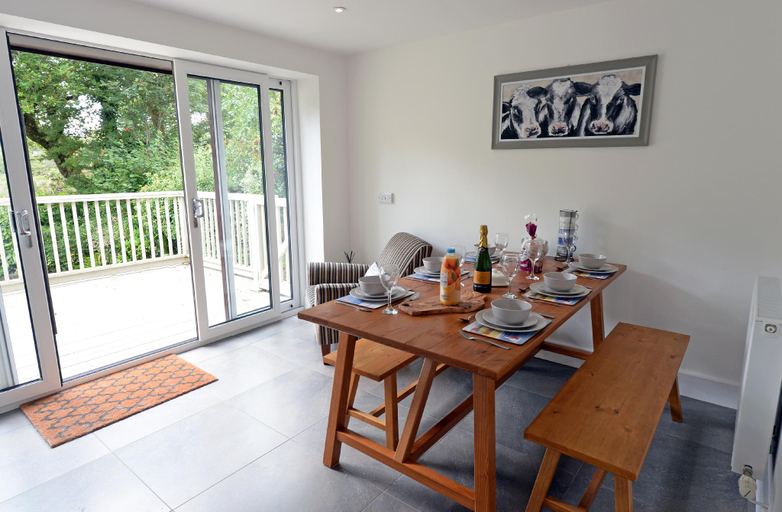 Others 4, Valley Retreat - Peaceful Cottage, Walk to Beach, Pembrokeshire