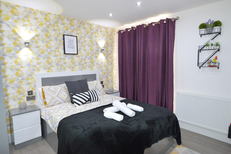 Bedroom 3, Morden Central Self Contained Flat By CozyNest, Reading