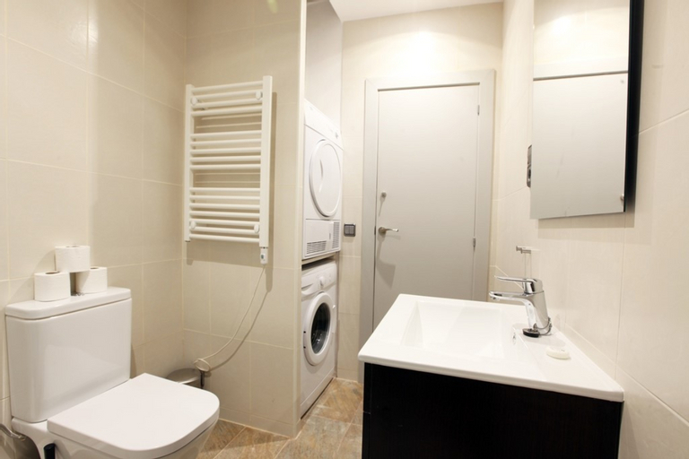 Bathroom 3, Apartment Park & Beach Deluxe, Barcelona