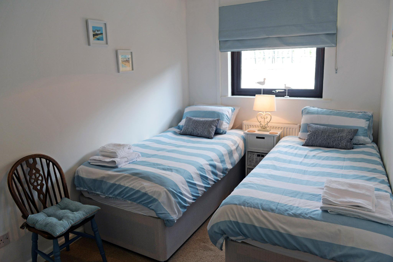 Bedroom 3, Valley Retreat - Peaceful Cottage, Walk to Beach, Pembrokeshire