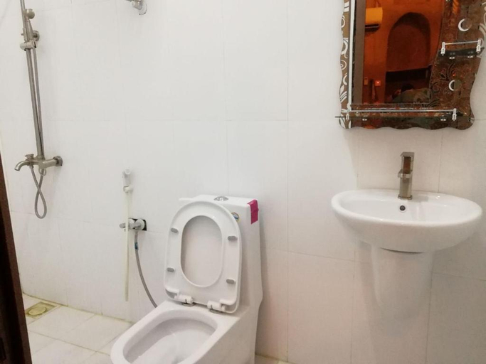 Bathroom 2, Bait AL jabal Hospitality Inn, Al Hamra