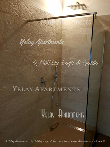 Bathroom, Yelay Apartments Holiday TwoRoom Apartment Balcony, Brescia