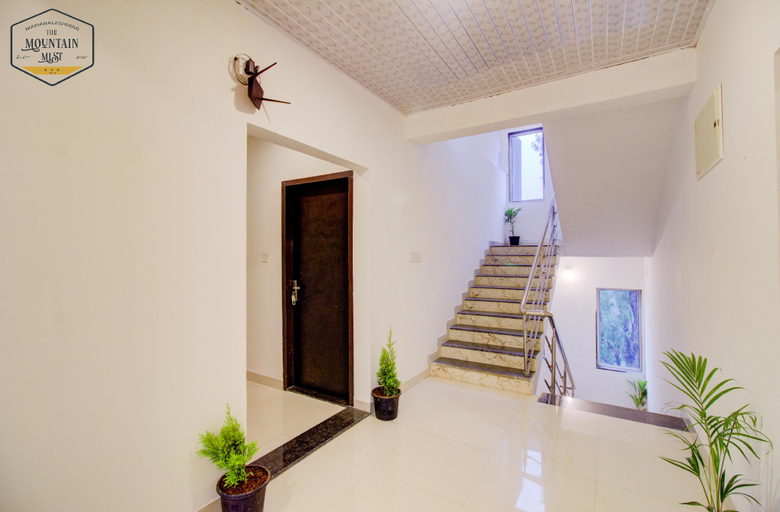 Public Area 2, The Mountain Mist Hotel, Satara