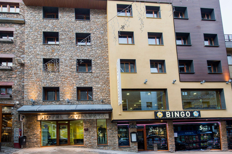 Exterior & Views