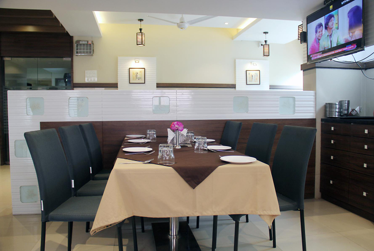 Food & Drinks 5, Hotel Saiprasad Executive, Solapur, Solapur
